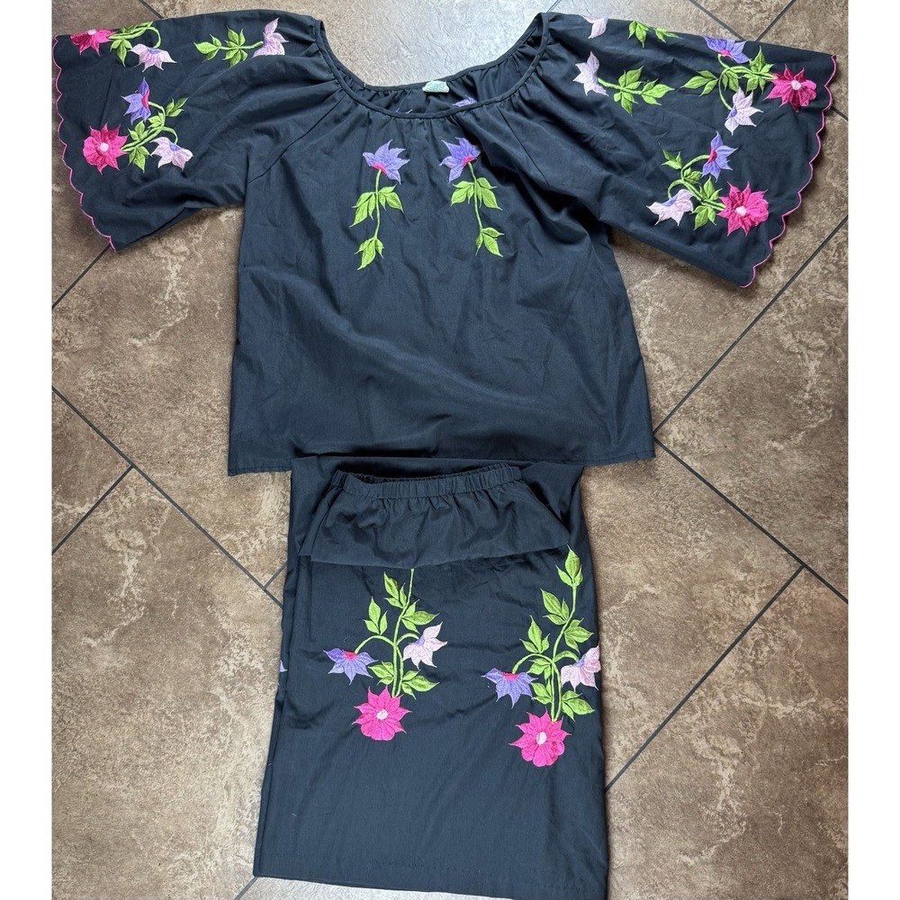 Vintage Caro Honolulu Embroidered Blouse Skirt Floral Set Philippines Size Med.